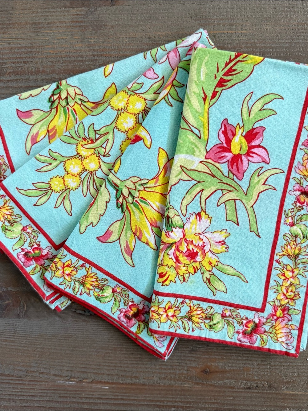 April Cornell Dahlia Days Tablecloth 60”x86” & 4 Napkins - Picture 8 of 12